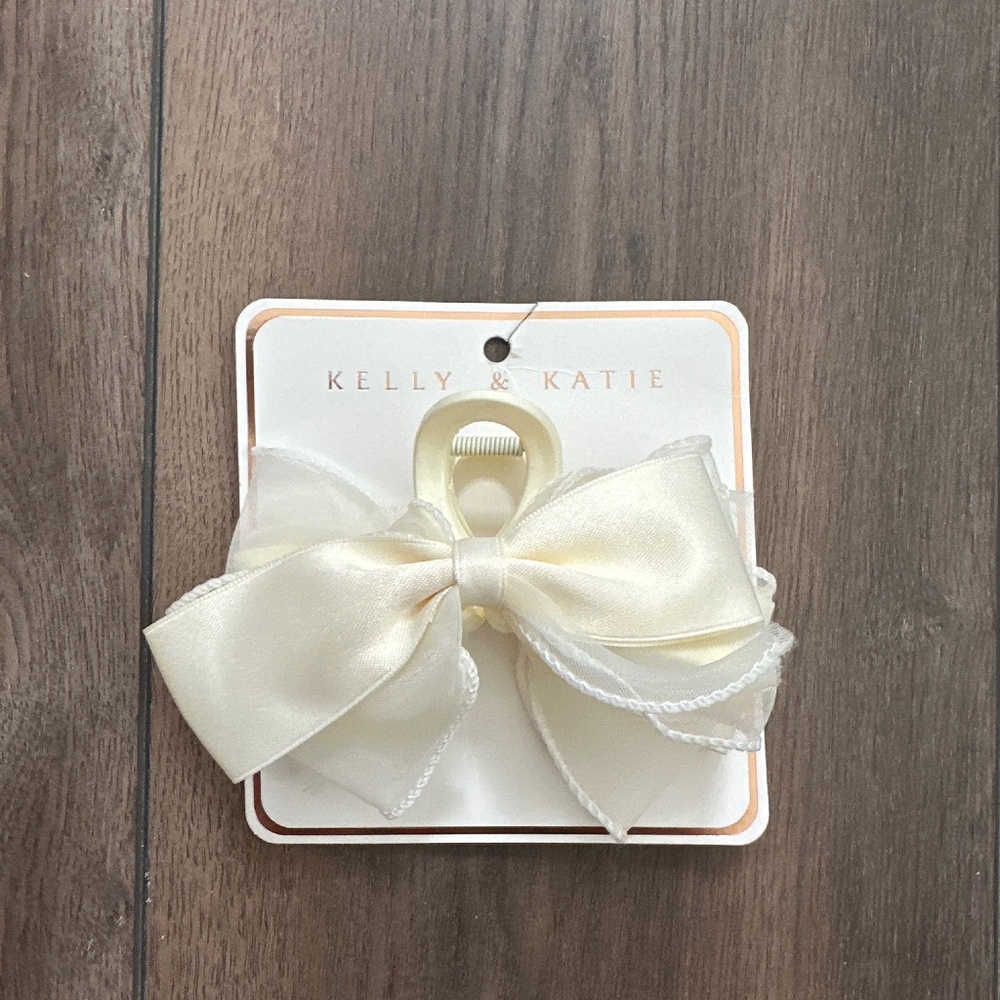 New Cream Bow Hair Claw Clip